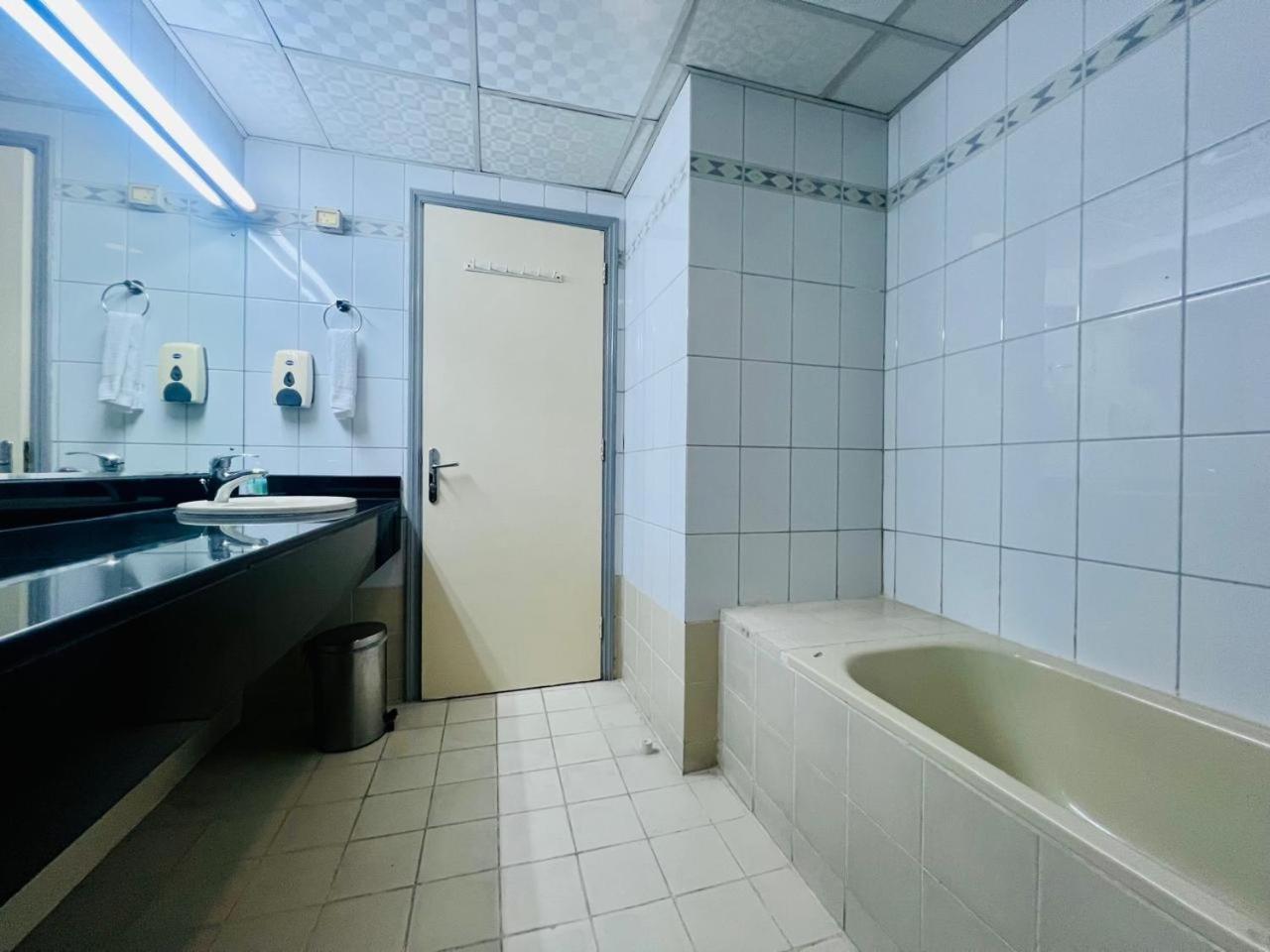 Sky Hotel Apartments Dubai Ngoại thất bức ảnh